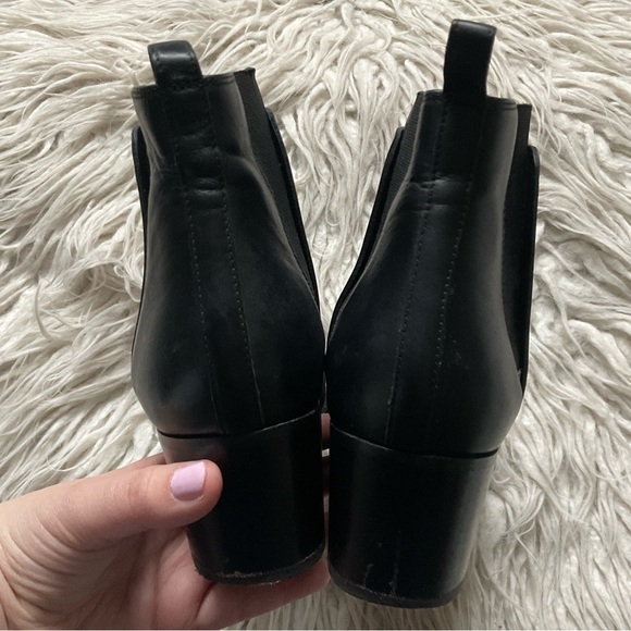 Vince Hallie Black Leather Block Heel Almond Toe Chelsea Ankle Boot EUC Size 8 - Picture 7 of 10